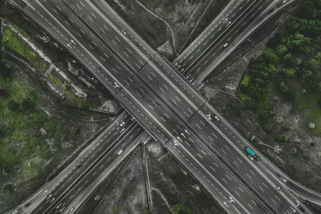 亮道智能-新闻中心-驾驶行为报告 | 柏林高速也会堵成 “停车场”，北京司机可能更谨慎